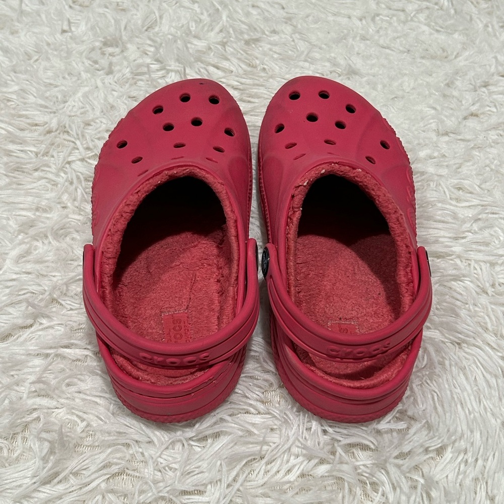 Crocs. Candy Pink Baya Lined Clog Girls Size J 7